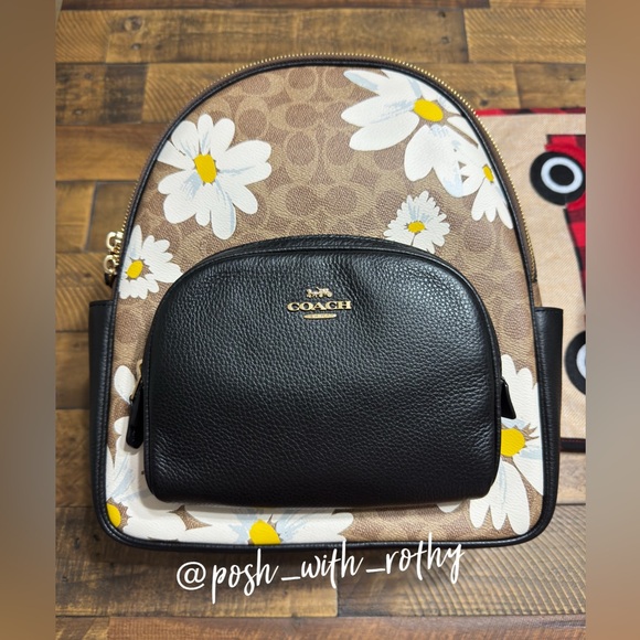 Coach Court Backpack - Picture 2 of 15